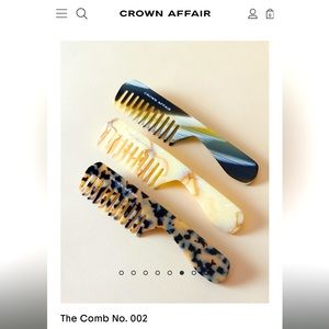 CROWN AFFAIR #2 detangler brush in Carrara